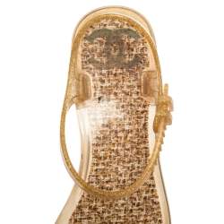 Pre Owned صندل فلات شانيل جيلي غليتر ذهبي مزين كاميليا سي سي مقاس 36