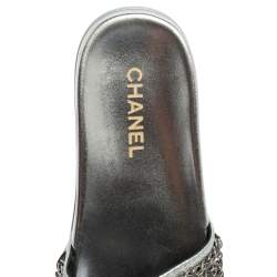 مملوكة مسبقًا Chanel Metallic Silver Leather CC Chain Embellished Flat Slides Size 39