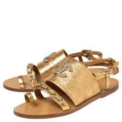 مملوكة مسبقًا Chanel Gold Crackled Leather CC Chain Detail Slingback Flat Sandals Size 39.5