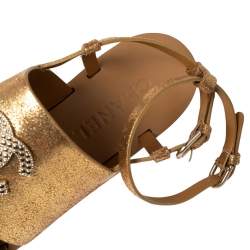 مملوكة مسبقًا Chanel Gold Crackled Leather CC Chain Detail Slingback Flat Sandals Size 39.5