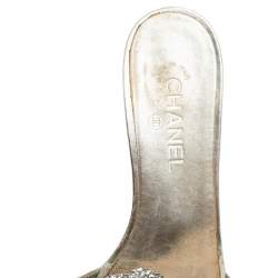 مملوكة مسبقًا Chanel Silver Glitter Fabric Camellia Embellished CC Flats Size 41