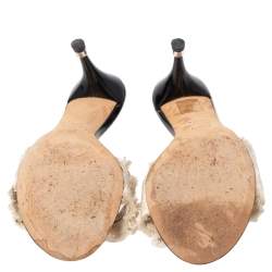 Pre Owned صندل سلايد شانيل قماس أبيض أسود/أببض فيونكة مقاس 37.5