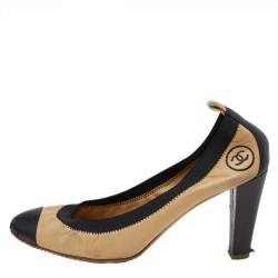 Pre Owned Chanel Beige/Black Leather CC Block Heel Pumps Size 39.5