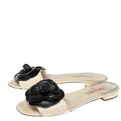 مملوكة مسبقًا Chanel Cream Quilted Leather Camellia Embellished Flat Slides Size 41