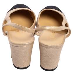 مملوكة مسبقًا Chanel Gold/Black Textured Leather And Canvas CC Cap Toe Slingback Pumps Size 39