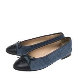 Pre Owned Chanel Blue Canvas And Leather CC Cap Toe Ballet Flats Size 40