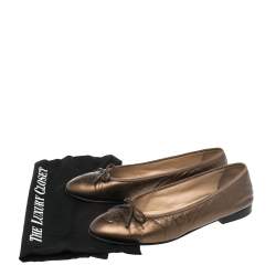 مملوكة مسبقًا حذاء باليرينا فلات شانيل جلد برونزي ميتاليك مقدمة منفصلة سي سي مقاس 41.5