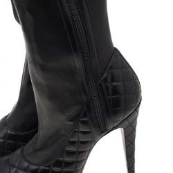 Pre Owned حذاء بوت شانيل جلد أسود مبطون غطاء مقدمة CC بطول الركبة مقاس 38