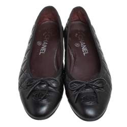 مملوكة مسبقًا Chanel Black Quilted Leather CC Cap Toe Bow Flats Size 37.5