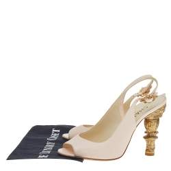 Pre Owned صندل شانيل جلد كريمي مقدمة مفتوحة بحزام للكاحل مقاس 38 