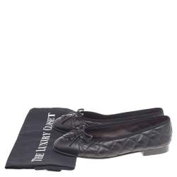 Pre Owned حذاء فلات باليه شانيل غطاء مقدمة سى سى فيونكة جلد مبطن أسود مقاس 36