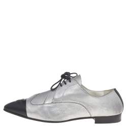 Pre Owned Chanel Silver/Black Leather CC Cap Toe Lace Up Oxford 39