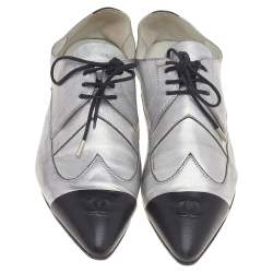 Pre Owned Chanel Silver/Black Leather CC Cap Toe Lace Up Oxford 39