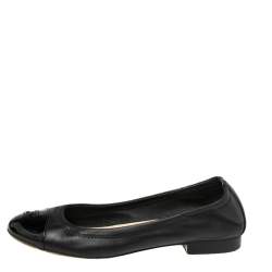 مملوكة مسبقًا Chanel Metallic Black Leather And Patent CC Cap Toe Ballet Flats Size 37.5