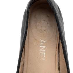 مملوكة مسبقًا Chanel Black Leather and Patent Leather Bow CC Ballet Flats Size 36