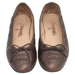 مملوكة مسبقًا Chanel Brown Quilted Leather CC Bow Ballet Flats Size 36