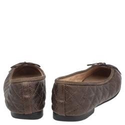 مملوكة مسبقًا Chanel Brown Quilted Leather CC Bow Ballet Flats Size 36