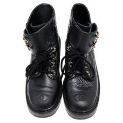 Chanel Black Quilted Leather CC Cap Toe Chain Link Logo Combat Boots Size 38