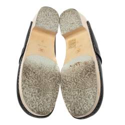 Pre Owned صندل كلوغ شانيل جلد أسود نعل خشبي مقاس 39