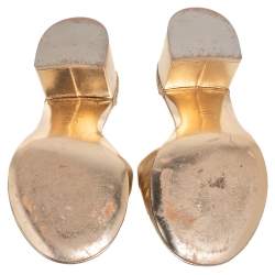 مملوكة مسبقًا صندل سلايد شانيل جلد ذهبي ميتاليك بشعار الماركة CC مقاس 40 