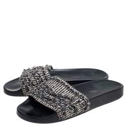 Pre Owned صندل سلايد شانيل تروبيكونيك تويد أسود/رصاصي مزين بسلسلة مقاس 40