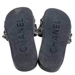 Pre Owned صندل سلايد شانيل تروبيكونيك تويد أسود/رصاصي مزين بسلسلة مقاس 40