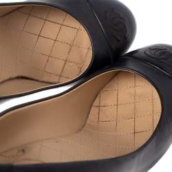 Pre Owned Chanel Black Leather Cap Toe Pumps Size 39