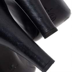 Pre Owned Chanel Black Leather Cap Toe Pumps Size 39