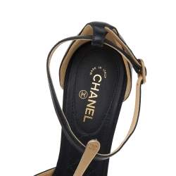 Pre Owned صندل شانيل جلد أسود مزين لؤلؤ سي سي سير كاحل مقاس 37