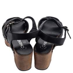 Pre Owned صندل شانيل جلد أسود خشبي بسيور نعل سميك مقاس 37