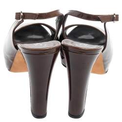 مملوكة مسبقًا Chanel Olive Green Patent Leather CC Slingback Platform Sandals Size 37.5