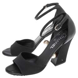 مملوكة مسبقًا صندل شانيل جلد وكانفاس أسود كعب مزخرف لؤلؤ سير كاحل مقاس 40