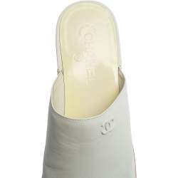 Pre Owned Chanel White/Black Leather CC Cap Toe Cork Platform Mule Sandals Size 40