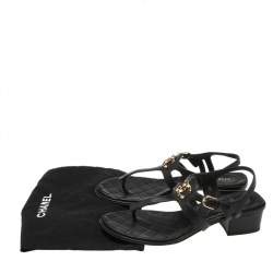 مملوكة مسبقًا Chanel Black Leather Block Heel Ankle Strap CC Thong Sandals Size 38.5