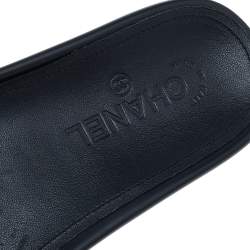 مملوكة مسبقًا Chanel Grey/Black Tweed And Leather Tropiconic Chain Detail Slides Size 38