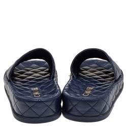 Pre Owned صندل سلايد شانيل سي سي جلد مبطن أزرق مقاس 37