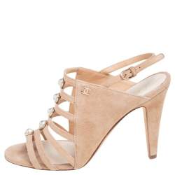 مملوكة مسبقًا صندل شانيل سيور مزخرف لؤلؤ سويدي بيج مقاس 36