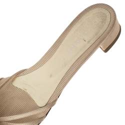 مملوكة مسبقًا Chanel  Beige Canvas Bow Flat Sandals Size 38