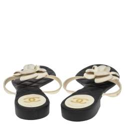 مملوكة مسبقًا Chanel Black-White Jelly Camellia Thong Sandals Size 41