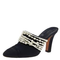 Pre Owned صندل مول شانيل مزخرف لؤلؤ سي سي كانفاس أسود مقاس 39