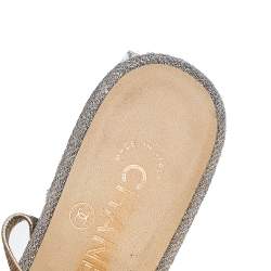 مملوكة مسبقًا Chanel Silver/Black Glitter And Leather Slingback Block Heel Sandals Size 39