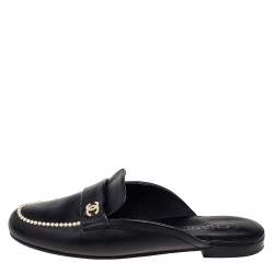 Pre Owned حذاء لوفرز فلات شانيل جلد  أسود مزين سي سي مزخرف لؤلؤ مقاس 40.5