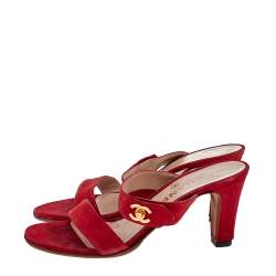 مملوكة مسبقًا صندل سلايد شانيل سويدي أحمر شعار ماركة سي سي مقاس 36.5 