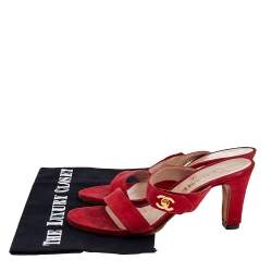 مملوكة مسبقًا صندل سلايد شانيل سويدي أحمر شعار ماركة سي سي مقاس 36.5 