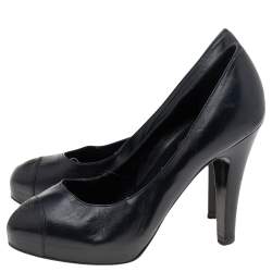 Pre Owned Chanel Black Leather CC Cap Toe Pumps Size 38.5