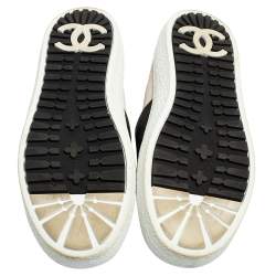 مملوكة مسبقًا حذاء رياضي شانيل سليب أون سويدي وتويد أبيض/ أسود مقاس 37