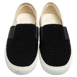 مملوكة مسبقًا حذاء رياضي شانيل سليب أون سويدي وتويد أبيض/ أسود مقاس 37