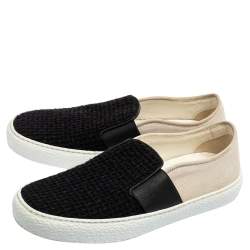 مملوكة مسبقًا حذاء رياضي شانيل سليب أون سويدي وتويد أبيض/ أسود مقاس 37