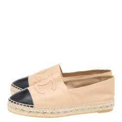Pre Owned Chanel Beige/Black Leather CC Cap Toe Slip On Espadrilles Size 40