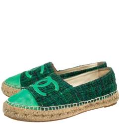 مملوكة مسبقًا حذاء إسبادريل فلات شانيل غطاء مقدمة سي سي جلد وقماش تويد أخضر مقاس 39